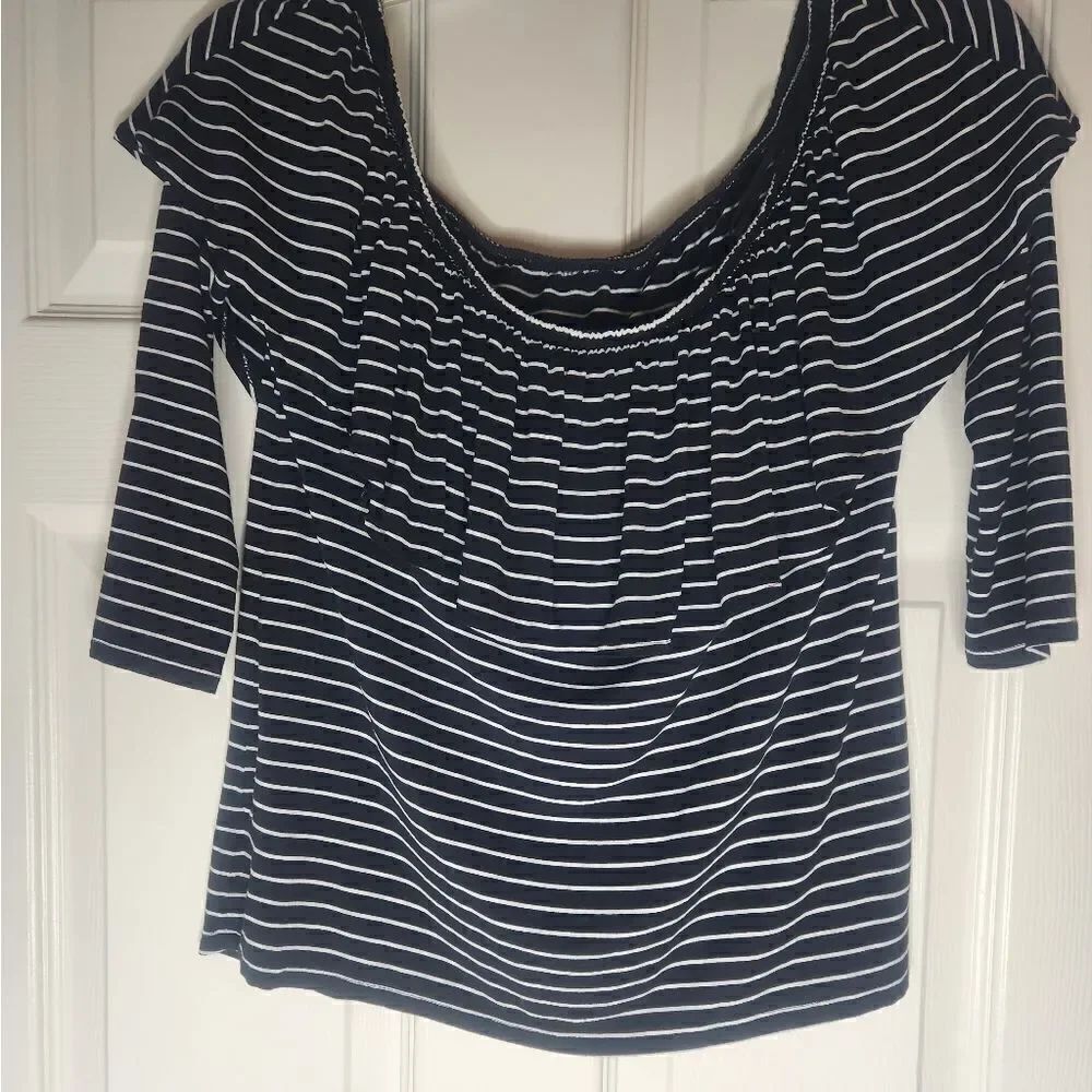 American Eagle M OffShoulder Black and White Striped Shirt Ruffle With Sleeves.